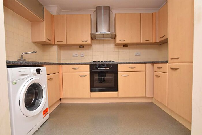 2 Bedroom Apartment To Rent In Oriel House, - London Road, Romford, RM7
