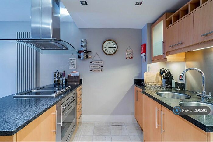 1 Bedroom Flat To Rent In Millharbour, London, E14