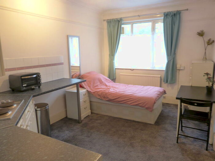 Property To Rent In Finchley Road, London, NW11