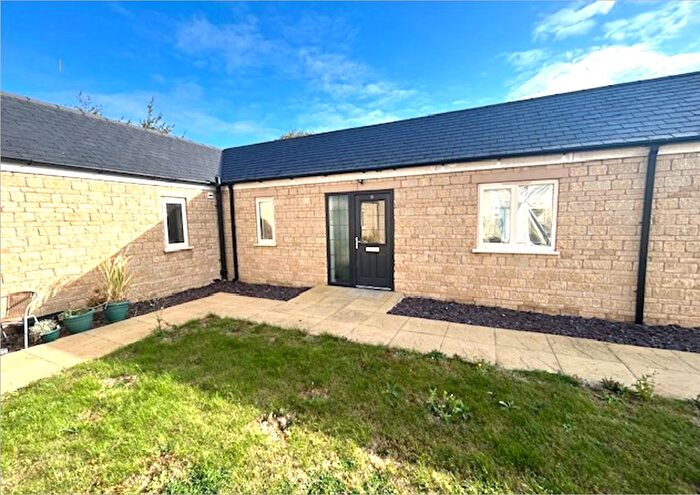 2 Bedroom Mews For Sale In Peterborough Road, Market Deeping, Peterborough, PE6