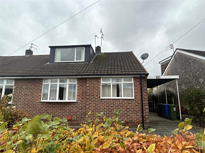 3 Bedroom Bungalow For Sale In Cumberland Avenue, Dukinfield, Greater Manchester, SK16