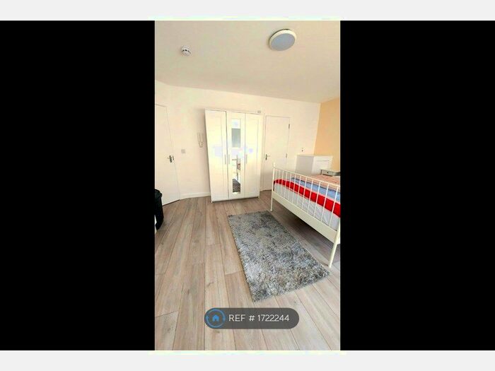 Studio To Rent In Studio, Edgware, HA8 - Photo 2