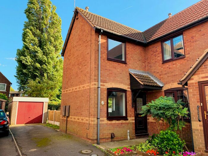 2 Bedroom Semi-Detached House To Rent In Orchard Close, Scunthorpe, DN16