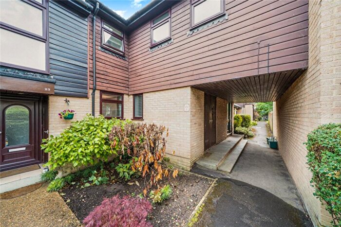 1 Bedroom Flat For Sale In Inkerman Road, Knaphill, Woking, GU21