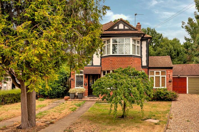 2 Bedroom Maisonette To Rent In Vale Crescent, Kingston Vale, SW15