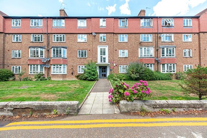 1 Bedroom Flat To Rent In Bushey Court, Bushey Road, London, SW20