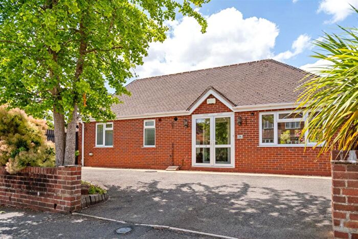 2 Bedroom Detached Bungalow To Rent In Thornby Avenue, Solihull, B91