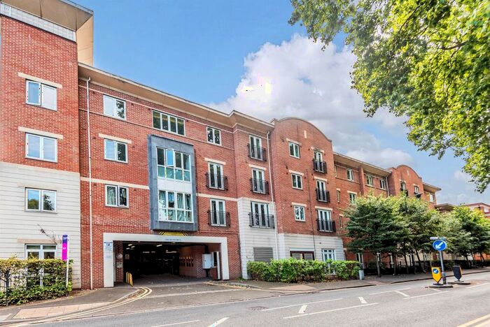 2 Bedroom Apartment To Rent In Grenfell Road, Maidenhead, SL6