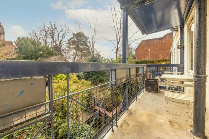 1 Bedroom Flat For Sale In Hornsey Lane, Highgate, N6