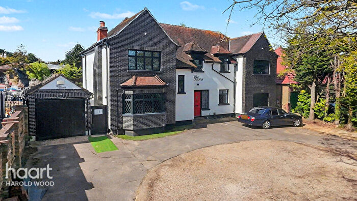 4 Bedroom Detached House For Sale In Noak Hill Road, Noak Hill, RM3