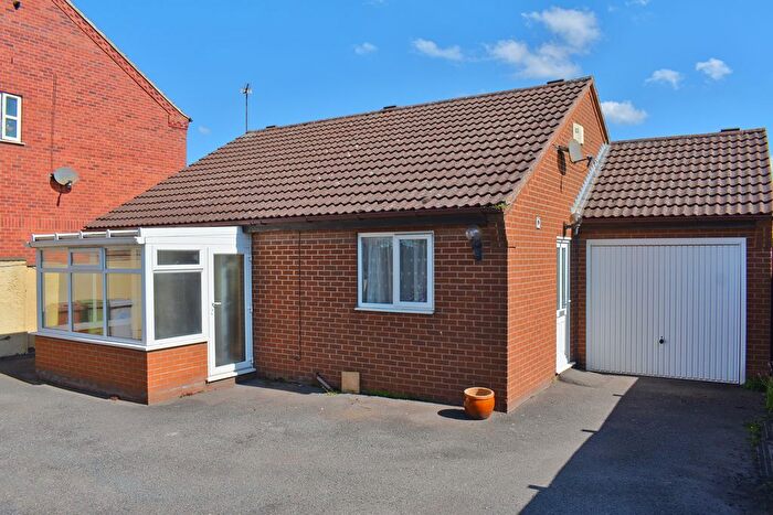 2 Bedroom Detached Bungalow For Sale In London Road, Balderton, NG24