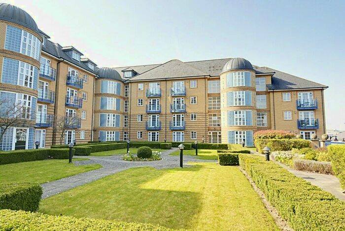 2 Bedroom Flat To Rent In Newland Gardens, Hertford, SG13