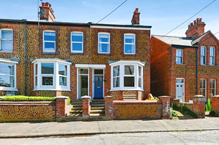 2 Bedroom End Of Terrace House For Sale In Crescent Road, Hunstanton, Norfolk, PE36