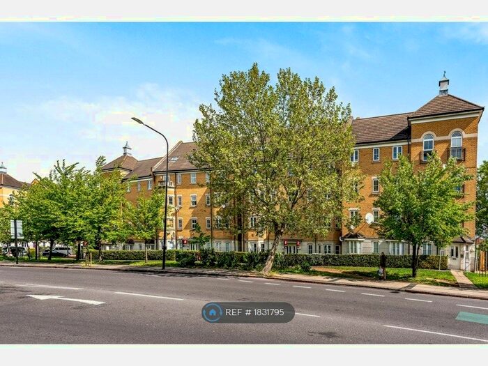 2 Bedroom Flat To Rent In Peckham Road, London, SE15