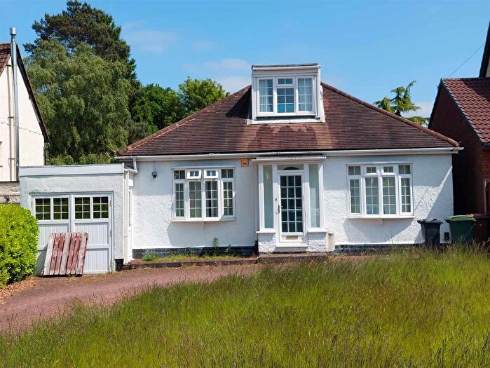 4 Bedroom Detached Bungalow To Rent In Whetstone Lane, Aldridge, Walsall, WS9