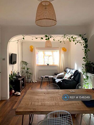 2 Bedroom End Of Terrace House To Rent In Ritchie Road, Croydon, CR0