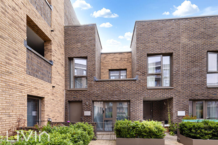 2 Bedroom Flat For Sale In Purley Way, Croydon, CR0