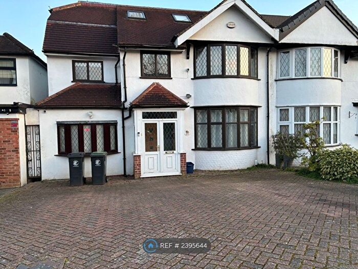 5 Bedroom Semi-Detached House To Rent In Grange Crescent, Chigwell, IG7