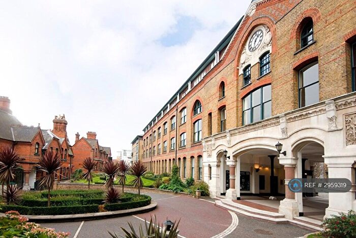 2 Bedroom Flat To Rent In Bow Quarter, London, E3