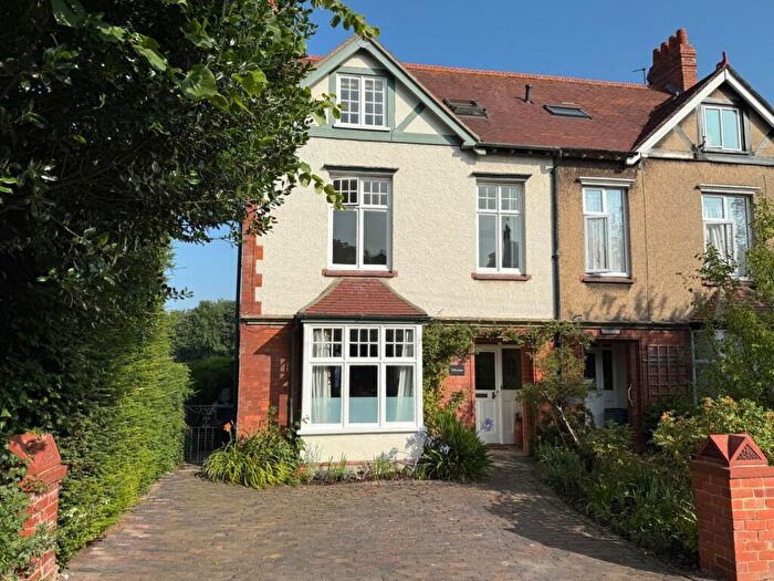 5 Bedroom Semi-Detached House For Sale In Frome Park Road, Stroud, GL5