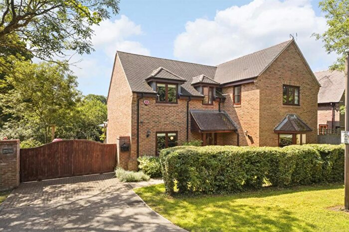 4 Bedroom Detached House For Sale In Leys Road, Loughton, Milton Keynes, MK5