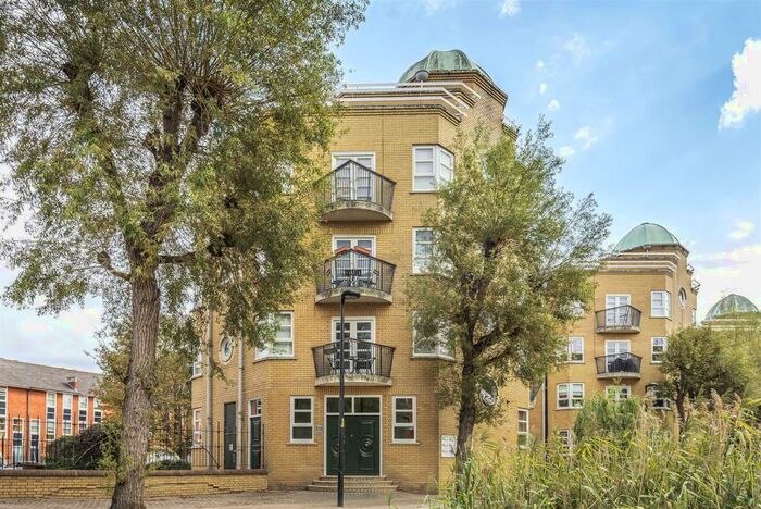 1 Bedroom Apartment To Rent In Wolfe Crescent, Canada Water, SE16