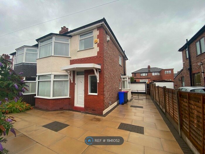 3 Bedroom Semi-Detached House To Rent In Kingsway, Swinton, Manchester, M27