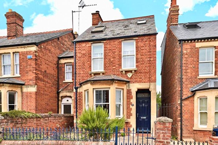 3 Bedroom Detached House For Sale In Islip Road, Oxford, OX2