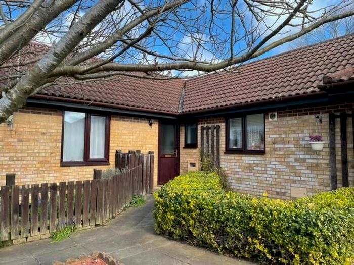 1 Bedroom Terraced Bungalow To Rent In Colchester Walk, Warwick Road, Bletchley, Milton Keynes, MK3