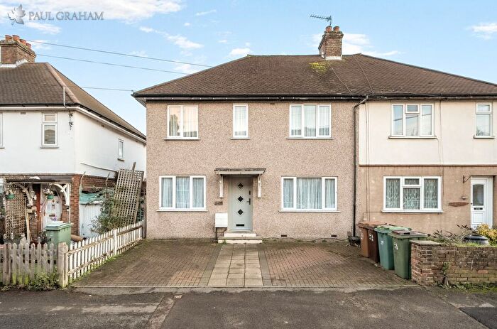 4 Bedroom Semi Detached House For Sale In St. Johns Road, Carshalton, SM5