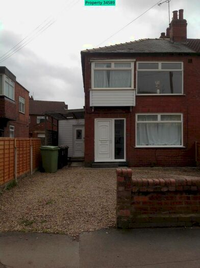 3 Bedroom Semi-Detached House To Rent In Whitehall Road, Leeds, LS12