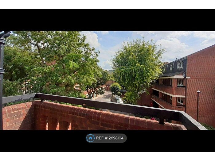 1 Bedroom Flat To Rent In Wynford Road, London, N1