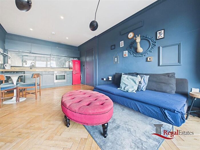 1 Bedroom Flat To Rent In Hillside, London, NW10