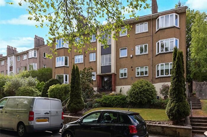 3 Bedroom Flat For Sale In Hill Crescent, Clarkston, Glasgow, G76