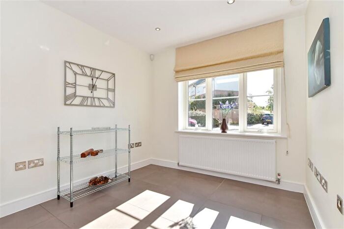 5 Bedroom Detached House For Sale In Buckingham Road, Epping, Essex, CM16