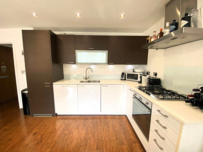 2 Bedroom Flat To Rent In Honeysuckle Court, Buckhurst Hill, IG9