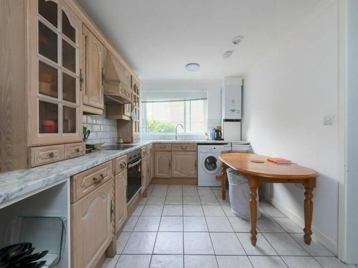 3 Bedroom Terraced House To Rent In Hanford Close, London, SW18