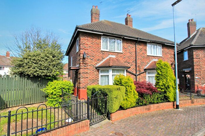 2 Bedroom Semi-Detached House For Sale In Green Close, Hull, HU6