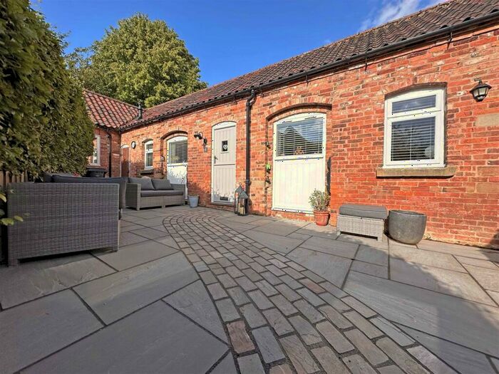 2 Bedroom Barn Conversion For Sale In Taylors Croft, Woodborough, Nottingham, NG14