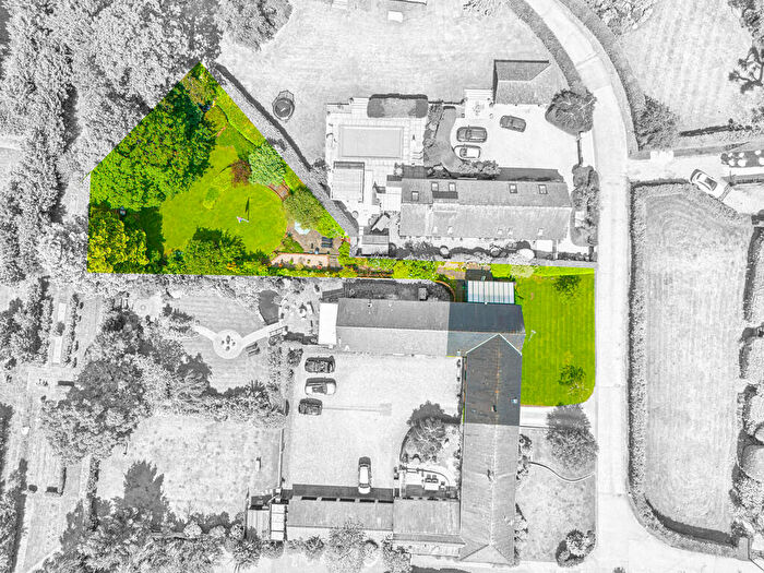 5 Bedroom Barn Conversion For Sale In Copped Hall, Epping, CM16