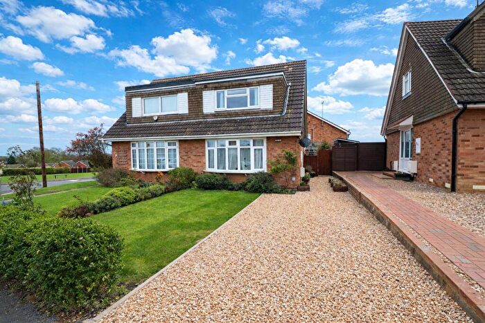 2 Bedroom Semi-Detached House For Sale In Dingle Road, Rushden, NN10