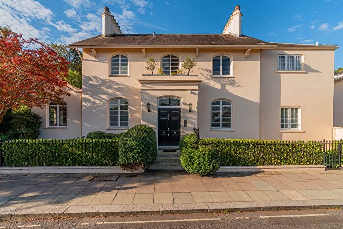 7 Bedroom Detached House For Sale In Park Village East, London, NW1