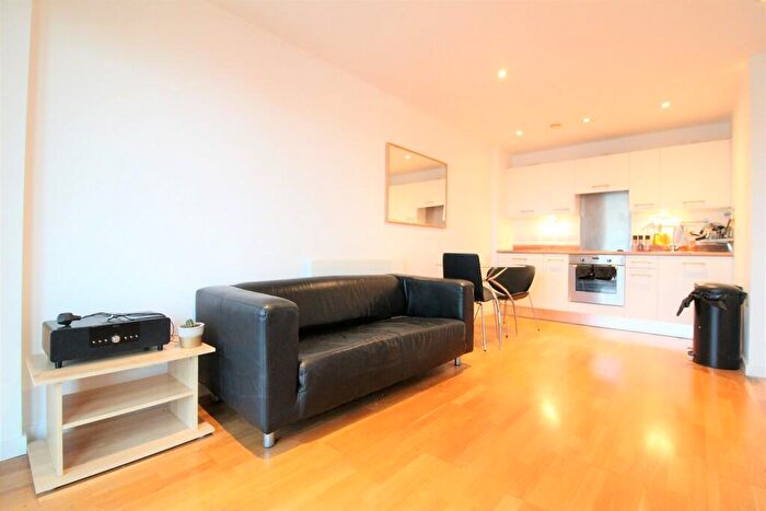 1 Bedroom Apartment To Rent In Gateway North, East Street, Leeds, LS9