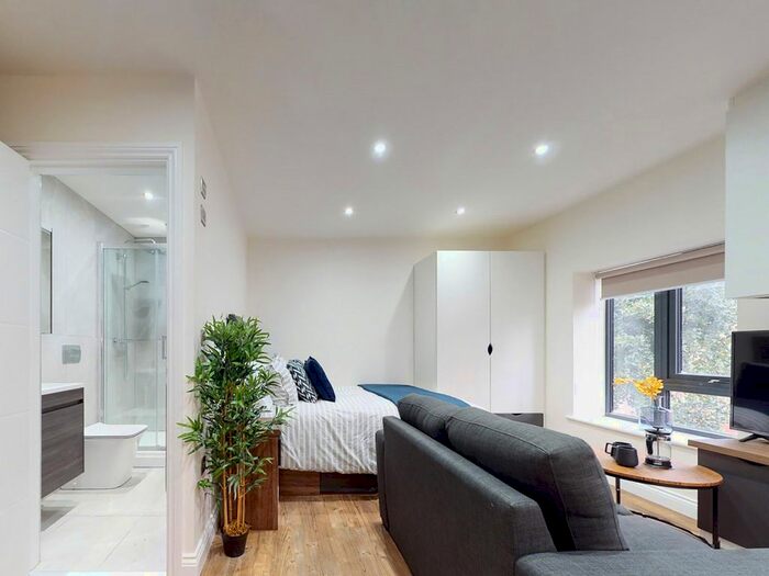 Studio To Rent In Flat, Hyde Terrace #, LS2