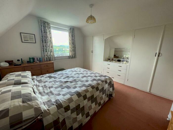 2 Bedroom Detached House For Sale In Clough Way, Fenay Bridge, Huddersfield, HD8