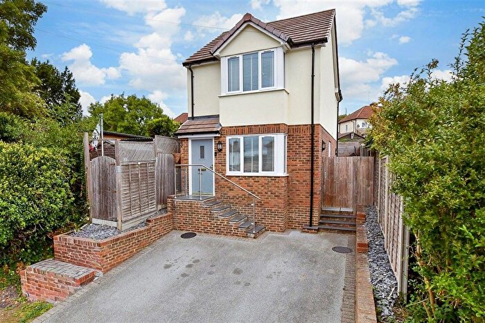 2 Bedroom Detached House For Sale In Glebe Lane, Maidstone, Kent, ME16