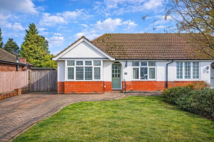 2 Bedroom Bungalow For Sale In Chiswell Green Lane, St. Albans, Hertfordshire, AL2