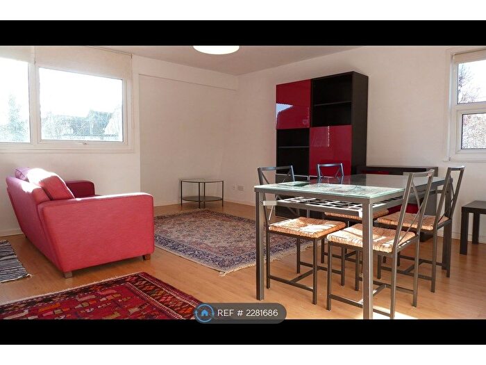 2 Bedroom Flat To Rent In Alma Court, Bristol, BS8