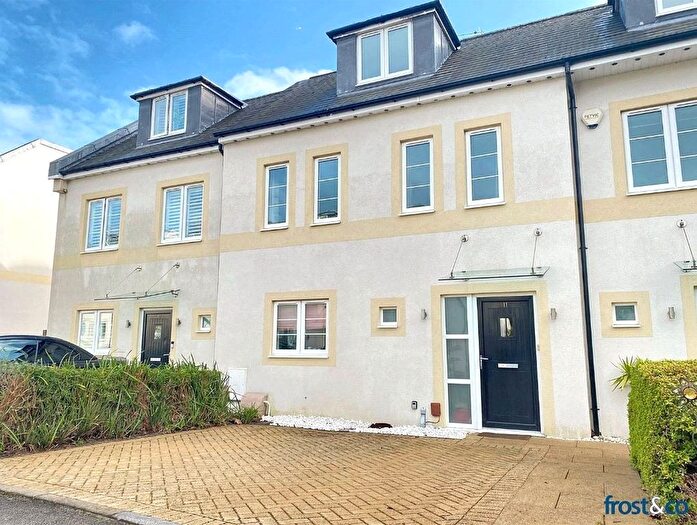 4 Bedroom Terraced House For Sale In Park Close, Poole, Dorset, BH15