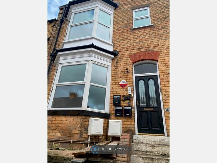 1 Bedroom Flat To Rent In Langdale Road, Scarborough, YO12